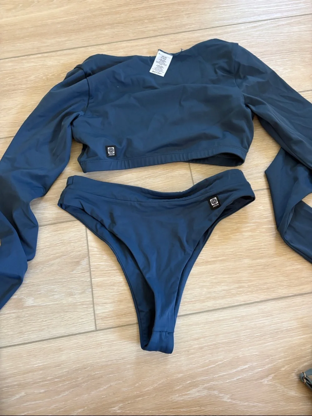 Jolyn trade winds matching set